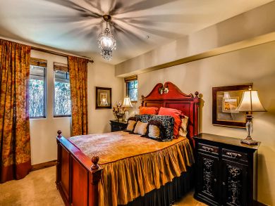 Breckenridge Luxury Vacation Rental with Six Bedrooms